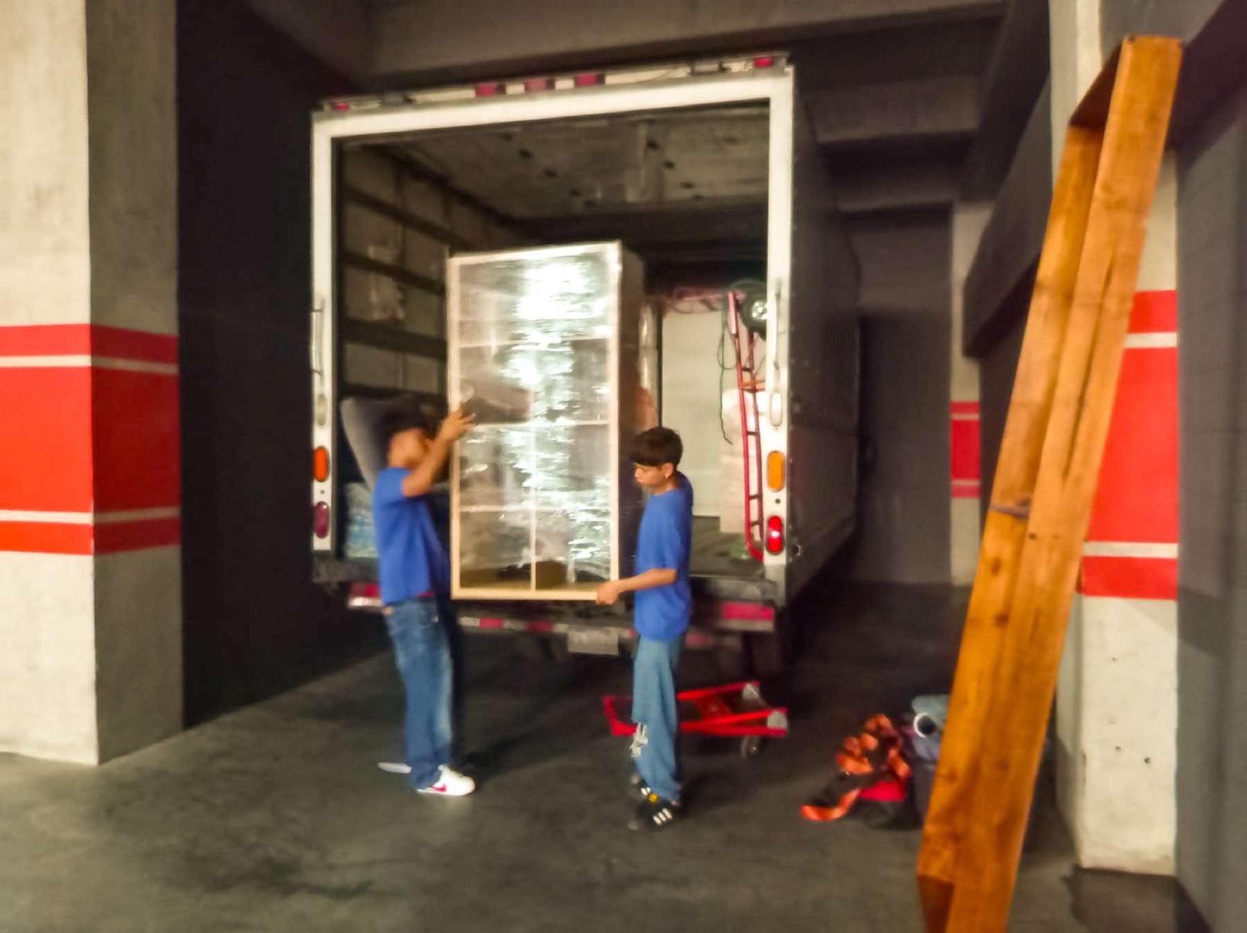 Mudanza en Apartamentos Segheria, Zona 10: logística especializada para edificios residenciales — trabajo de SIVESA